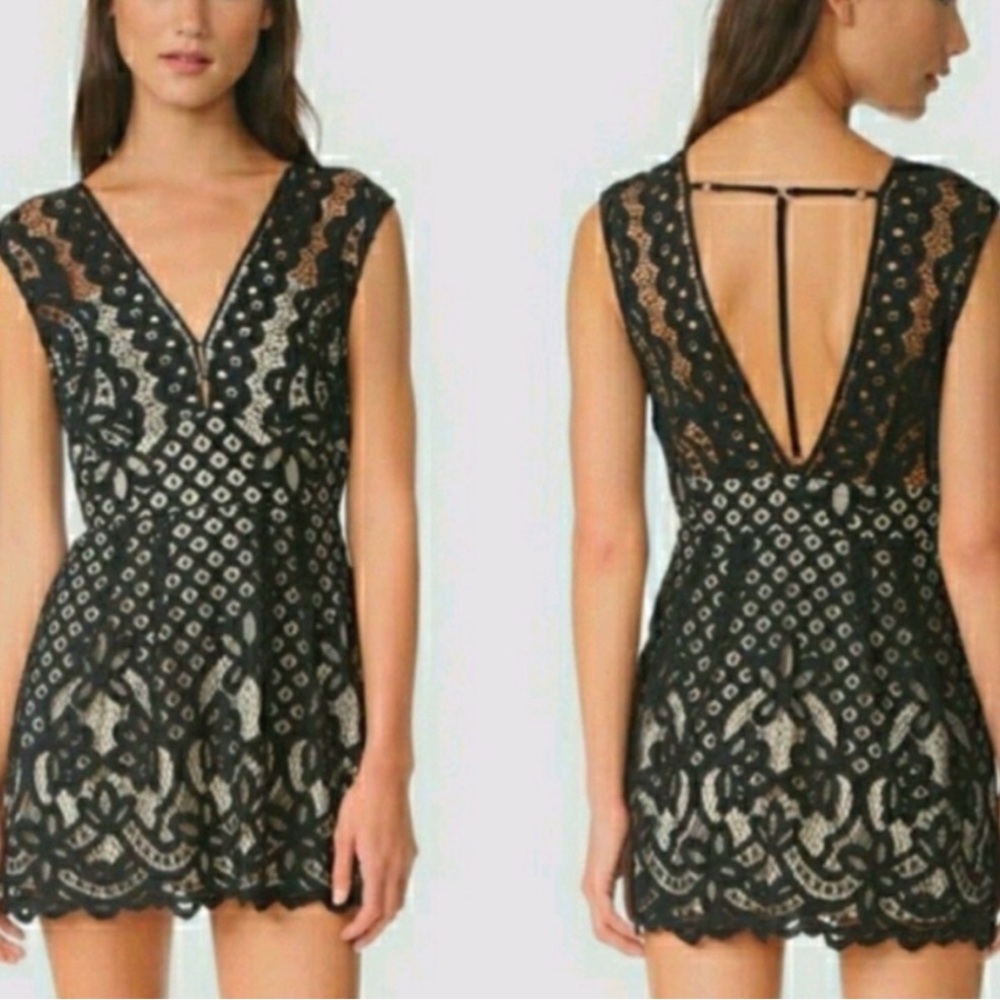 Free People One Million Lovers Black Lace + Cream Deep V-Neck Mini Dress | Sz 8 - Picture 2 of 8